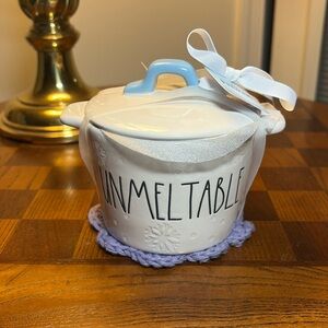 Rae Dunn Unmeltable container